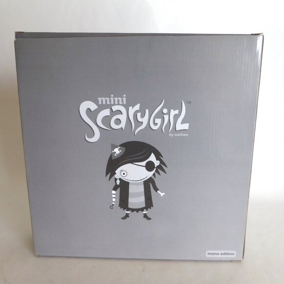 RARE NEW 2005 3” SCARY GIRL MONO BLACK WHITE EDITION DESIGNER VINYL FIGURE SET - Picture 14 of 16